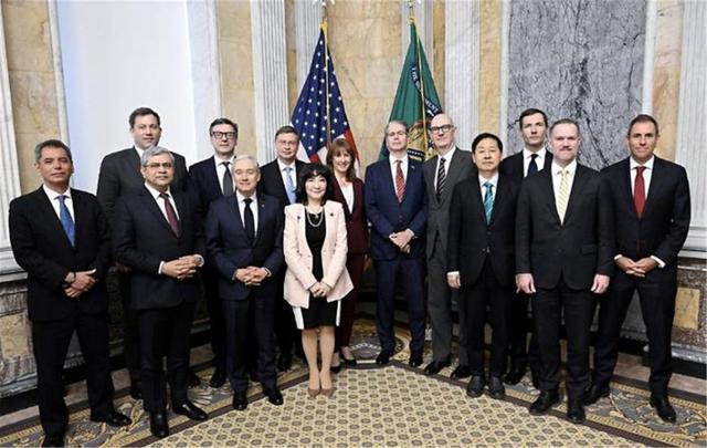 米兰体育官方入口-全面反华？特朗普报复开始，27国联手，逐一淘汰中国制造