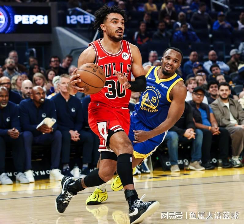 米兰体育app下载-勇士爆冷3连败！格林12+7犯大错，吉迪21+13+17，斯潘塞三人尽力